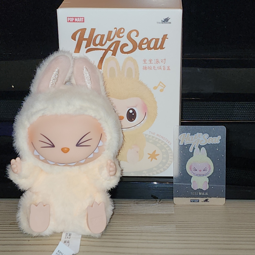 Have A Seat Labubu SISI